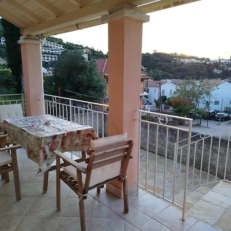 Lemonia Apartment *
