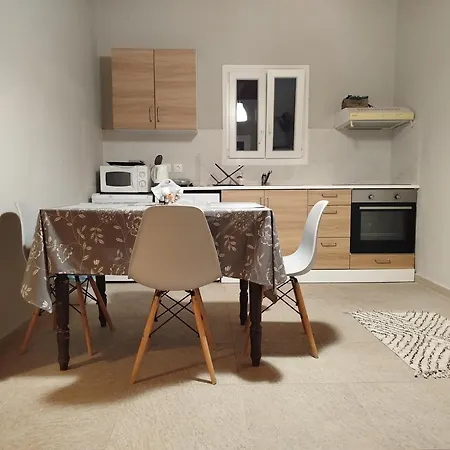 Lemonia Apartment