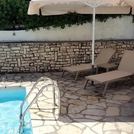 Lemonia Apartment